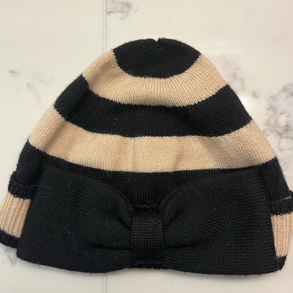 Kate Spade black and tan colorblock hat with bow
